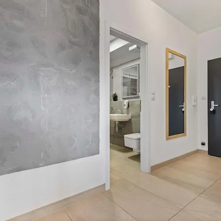 Lam Premiere - Ac - Awesome View In * Μπρατισλάβα